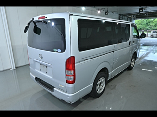 TOYOTA HIACE VAN 2011