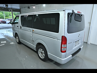 TOYOTA HIACE VAN 2011