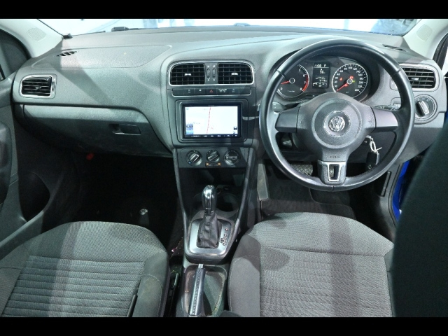 VOLKSWAGEN POLO 2013