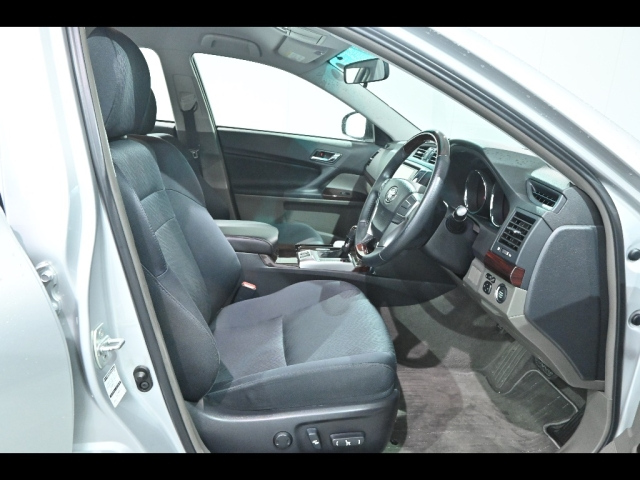 TOYOTA MARK X 2012