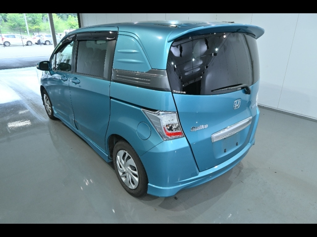 HONDA FREED 2012
