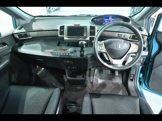 HONDA FREED 2012