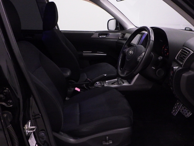 SUBARU FORESTER 2012