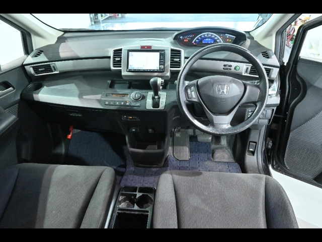 HONDA FREED 2011