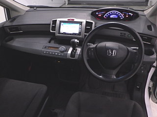 HONDA FREED 2013