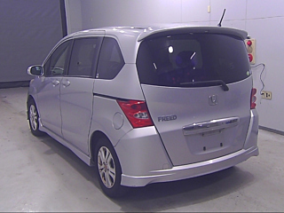 HONDA FREED 2010