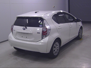 TOYOTA AQUA 2013