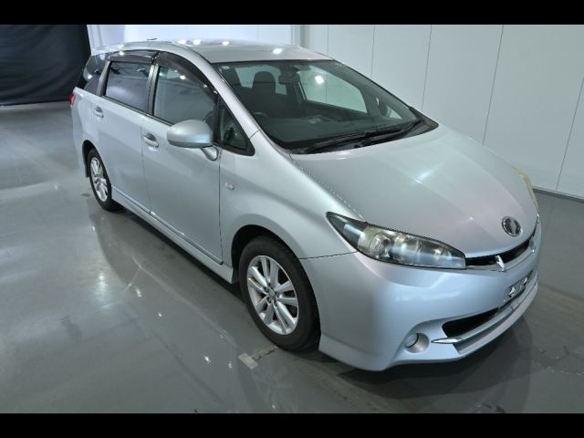 TOYOTA WISH 2009