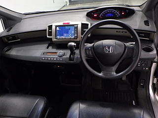 HONDA FREED 2011