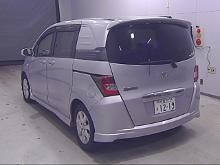 HONDA FREED 2011