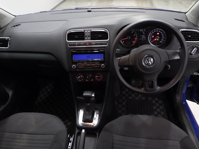 VOLKSWAGEN POLO 2010