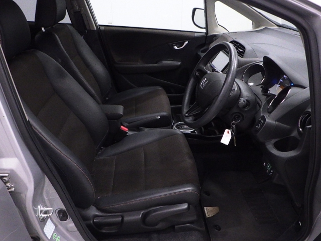 HONDA FIT SHUTTLE 2011