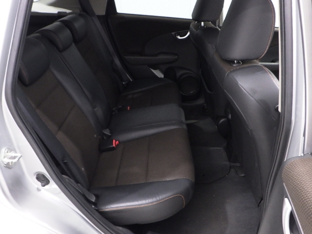 HONDA FIT SHUTTLE 2011
