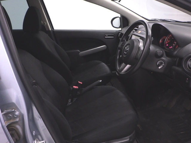 MAZDA DEMIO 2012