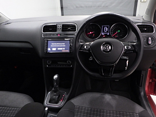 VOLKSWAGEN POLO 2015