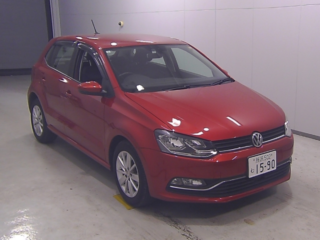 VOLKSWAGEN POLO 2015