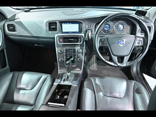 VOLVO V60 2011