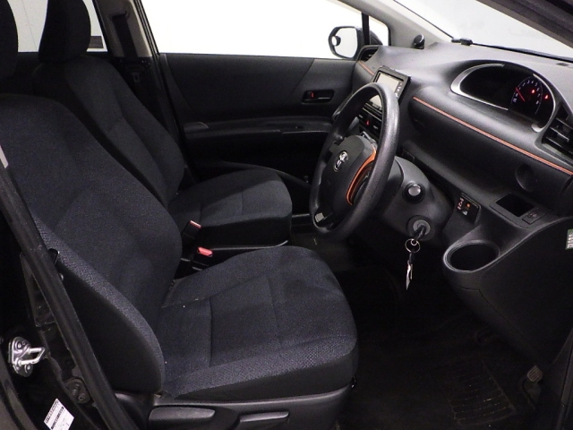 TOYOTA SIENTA 2015
