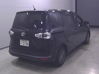 TOYOTA SIENTA 2015