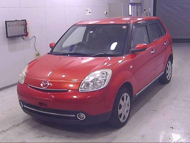 MAZDA VERISA 2010