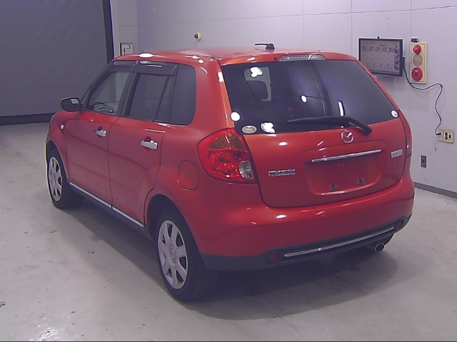 MAZDA VERISA 2010