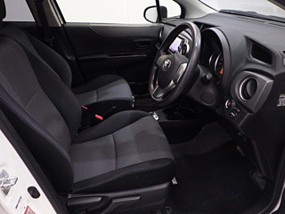 TOYOTA VITZ 2013