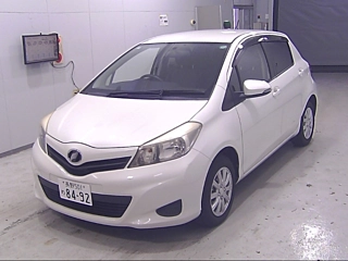 TOYOTA VITZ 2013