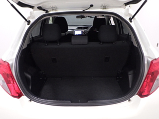 TOYOTA VITZ 2013