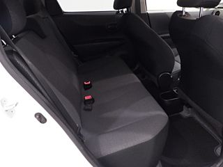 TOYOTA VITZ 2013