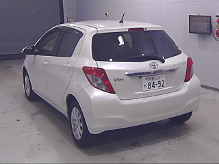 TOYOTA VITZ 2013