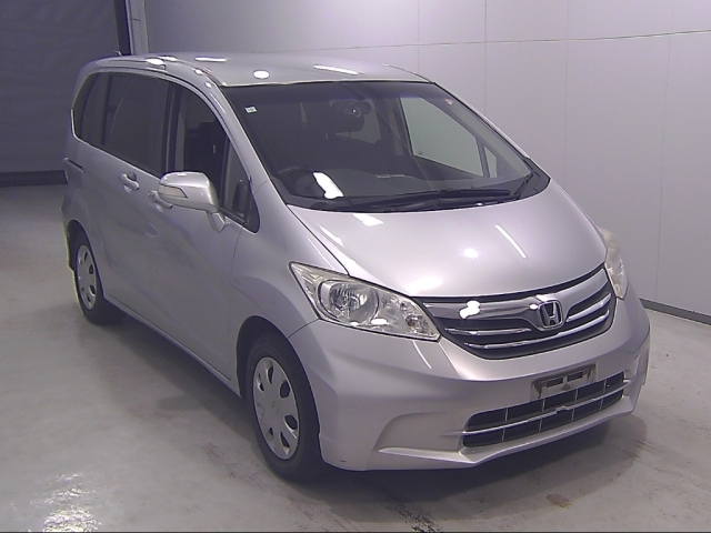 HONDA FREED 2012