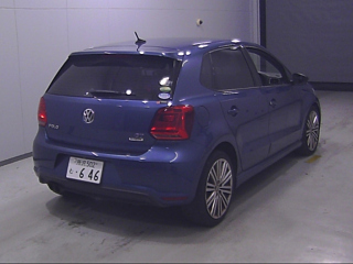 VOLKSWAGEN POLO 2015