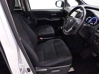 TOYOTA VOXY 2015