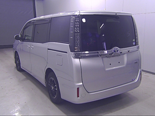 TOYOTA VOXY 2015