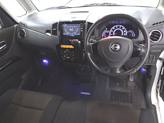 NISSAN ROOX 2011