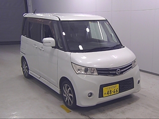 NISSAN ROOX 2011
