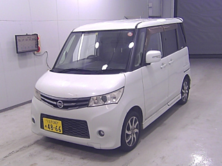 NISSAN ROOX 2011
