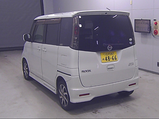 NISSAN ROOX 2011