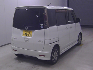 NISSAN ROOX 2011