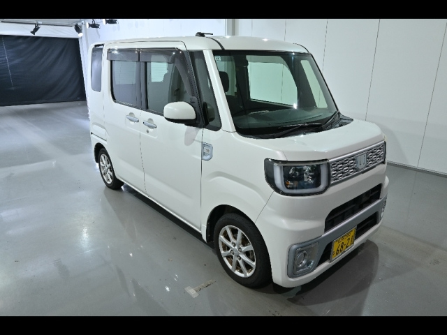 DAIHATSU WAKE 2015