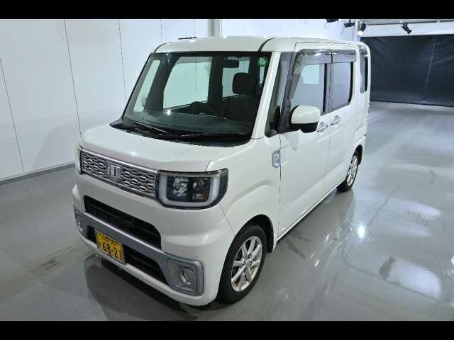 DAIHATSU WAKE 2015