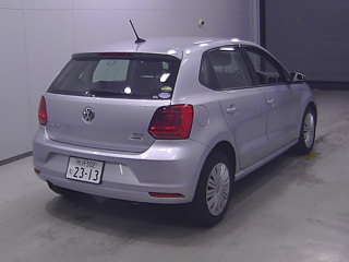 VOLKSWAGEN POLO 2015