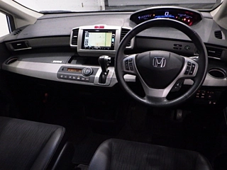 HONDA FREED 2012