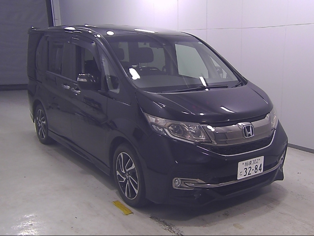 HONDA STEP WAGON 2017