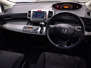 HONDA FREED 2010