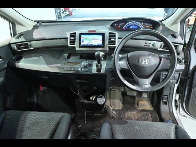 HONDA FREED 2012