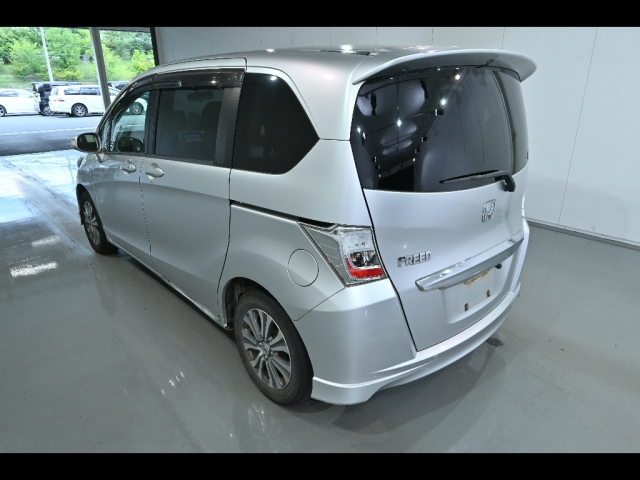HONDA FREED 2012