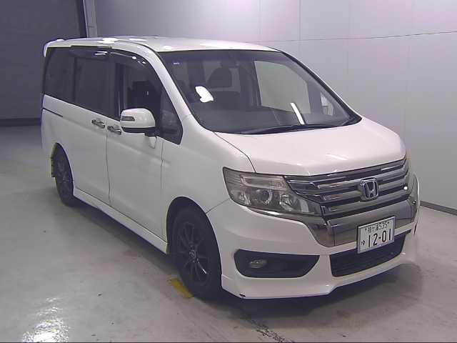 HONDA STEP WAGON 2014