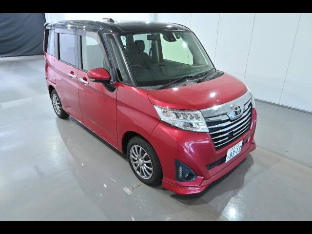 TOYOTA ROOMY 2017