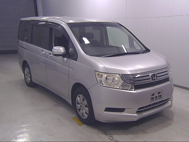 HONDA STEP WAGON 2010